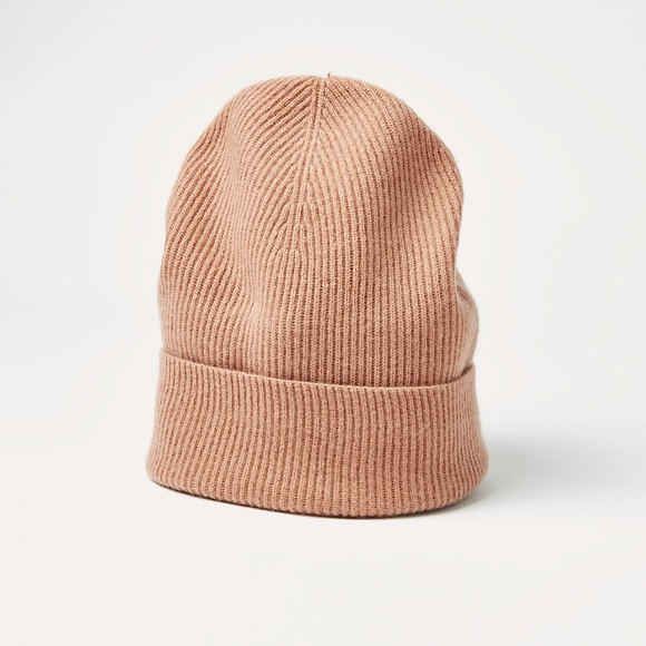 Aritzia Accessories - Aritzia auxiliary cashmere beanie